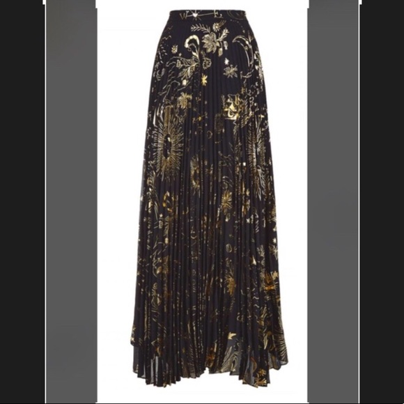 Alice + Olivia Dresses & Skirts - Alice + Olivia Shannon Sun print pleated maxi